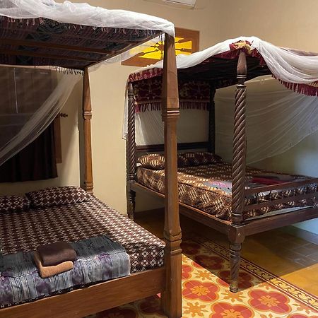 Bedhot Homestay Джокякарта Екстериор снимка