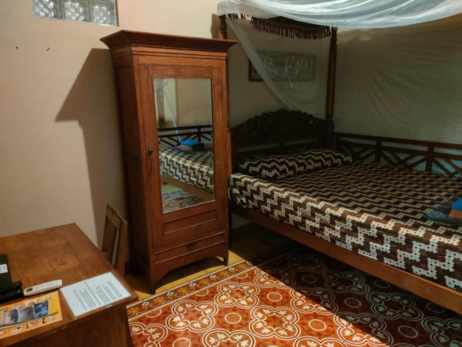 Bedhot Homestay Джокякарта Екстериор снимка